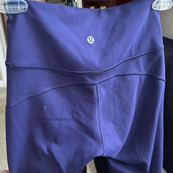 Lulemon cropped leggings (size unknown but thinking it’s a 0 or 2) - Picture 2 of 3